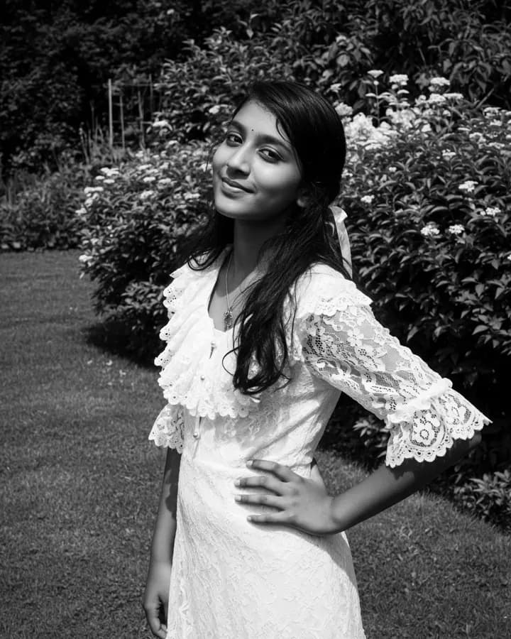Nishita, Sariro student